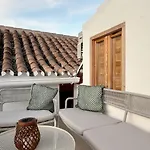New! Terrace, Central, 2 Bedrooms, 2 Bathrooms - La Tierra Sur マラガ